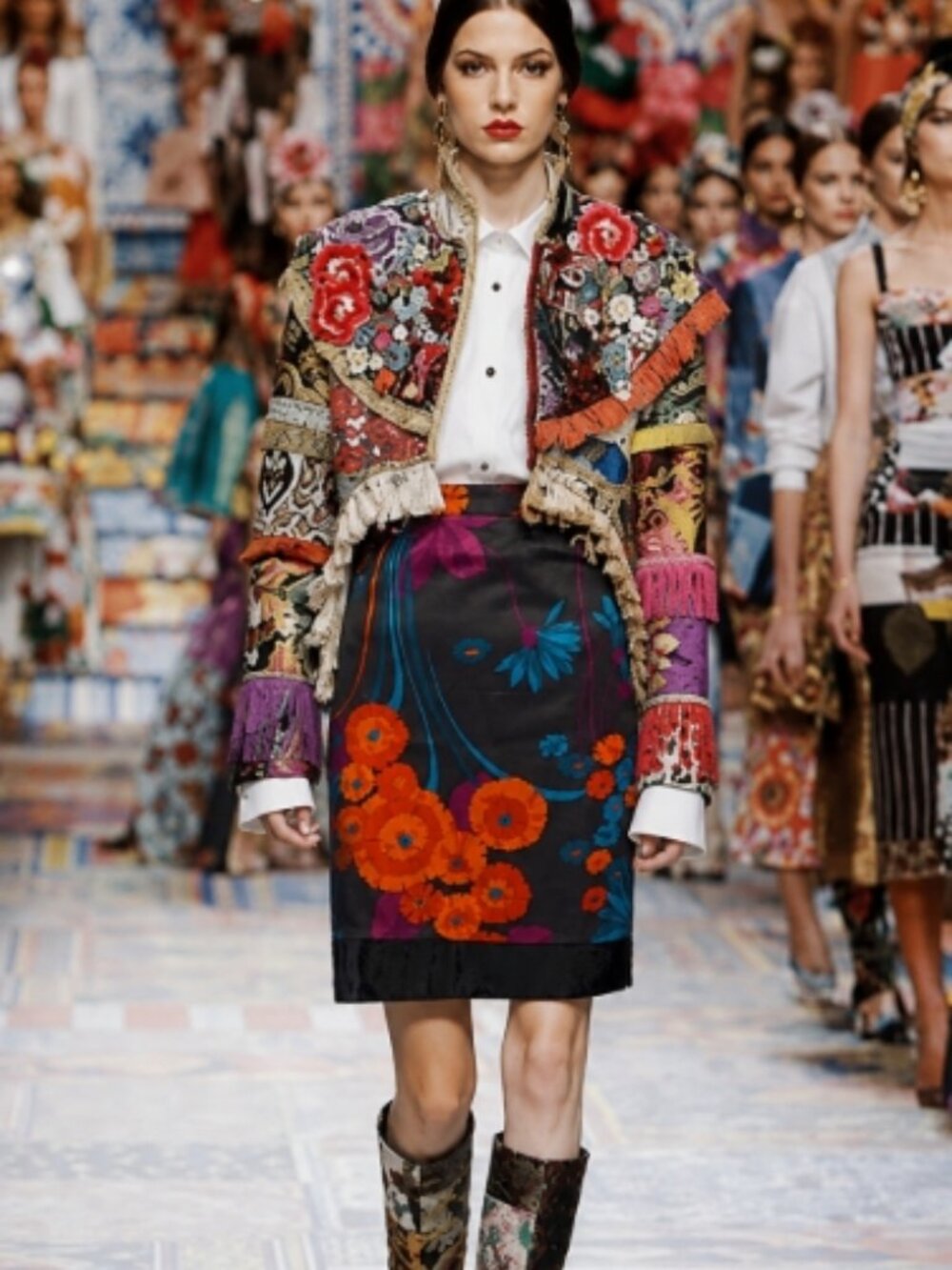Dolce & Gabbana Floral Multi Knee-length Skirt Velvet Accent Hem Size 28/42 $795